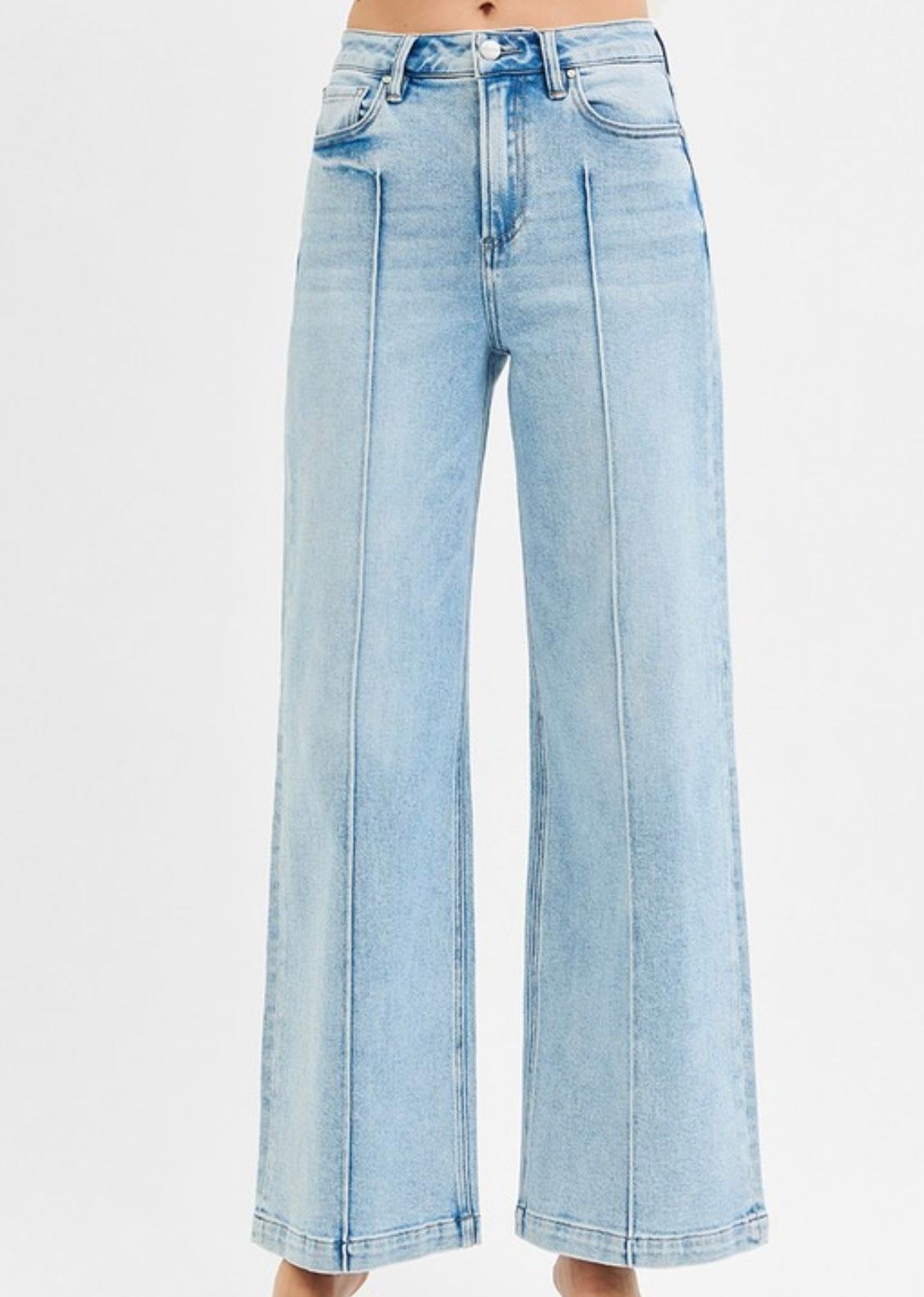 Pinutck Jean in Light Wash