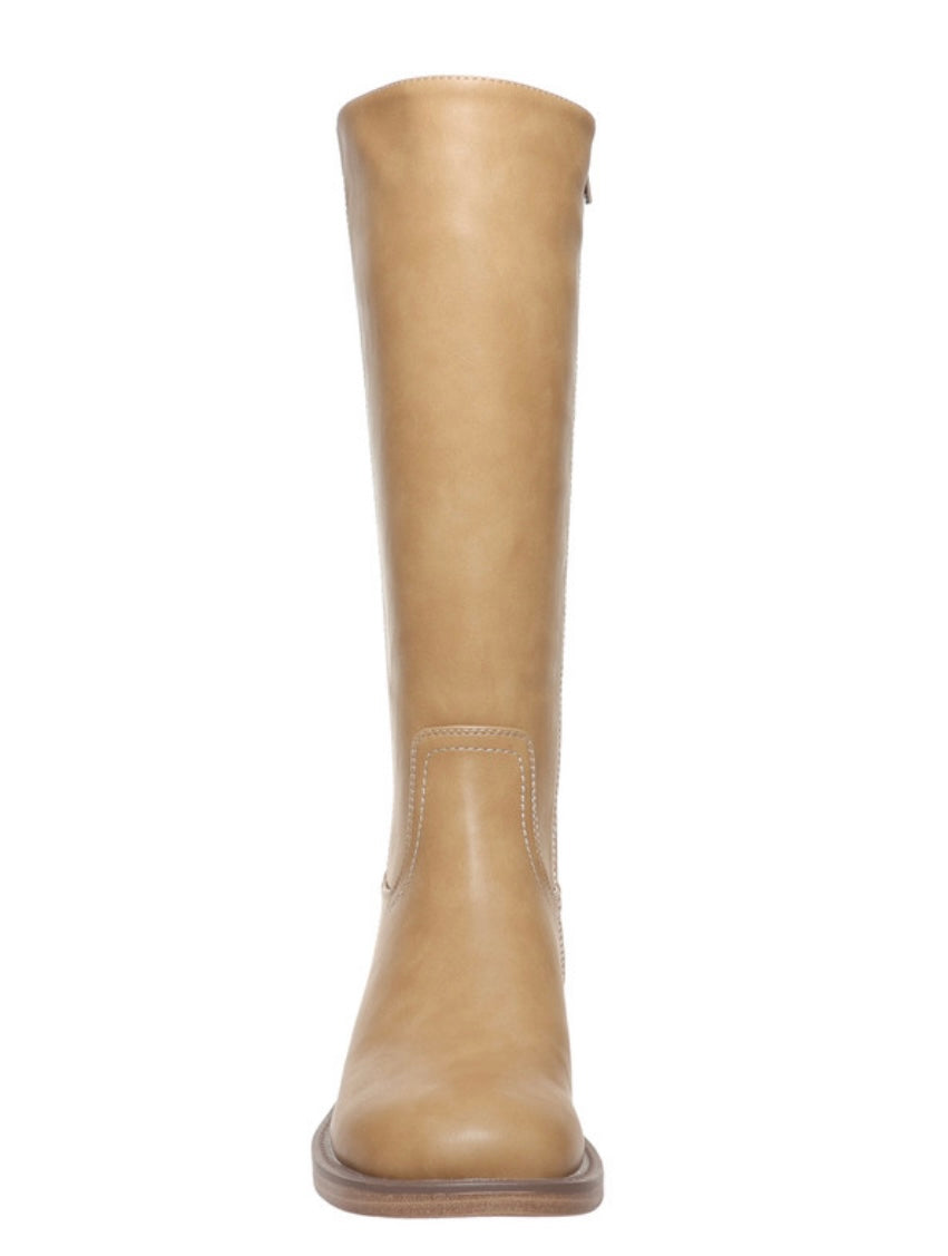 Camel Boot