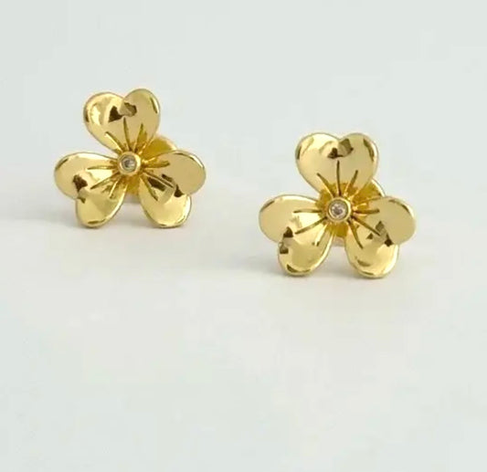La Flor Dor Stud Earrings